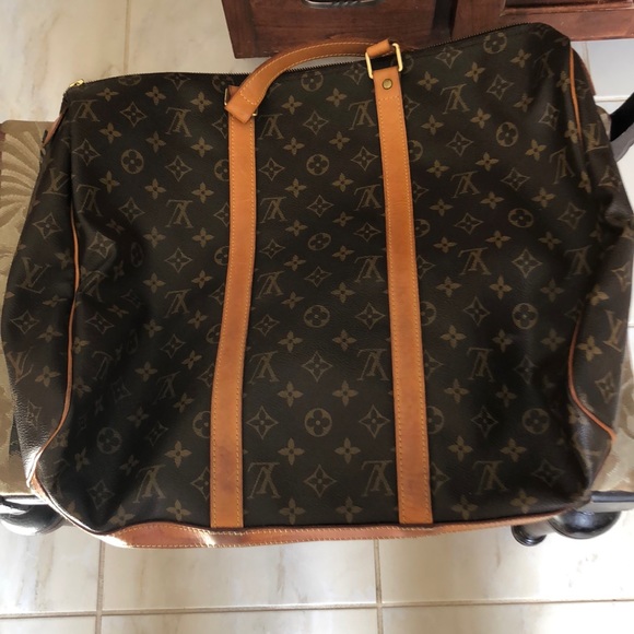 Louis Vuitton large bag. - Picture 6 of 7